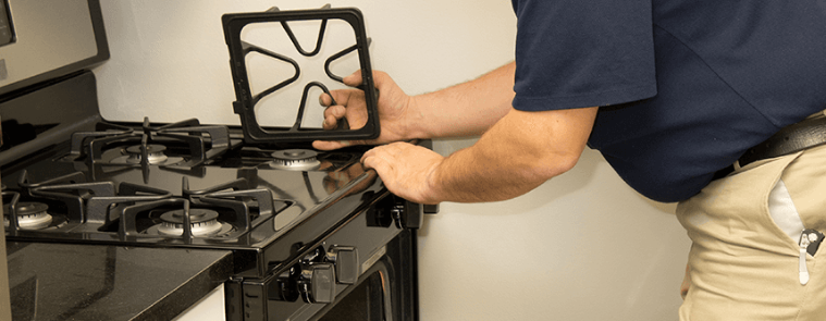 Stove repair professional